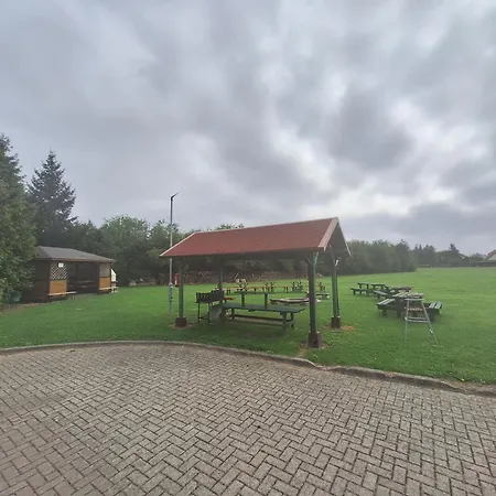 Politechnika Warszawska Osrodek Wypoczynkowy Semesteranläggning (resort) *